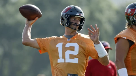 Tom Brady regresa a los entrenamientos de Tampa Bay