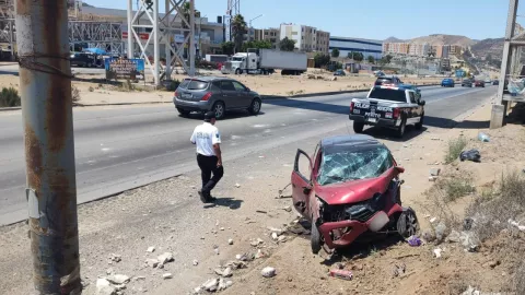 Choque en Puerta Plata, Tijuana, moviliza a autoridades hoy 16 de julio de 2025; reportan dos lesionados