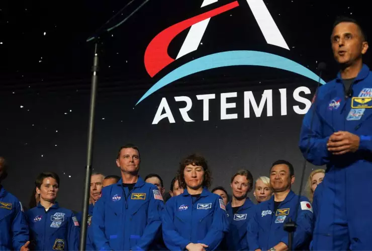 misión artemis luna 2025