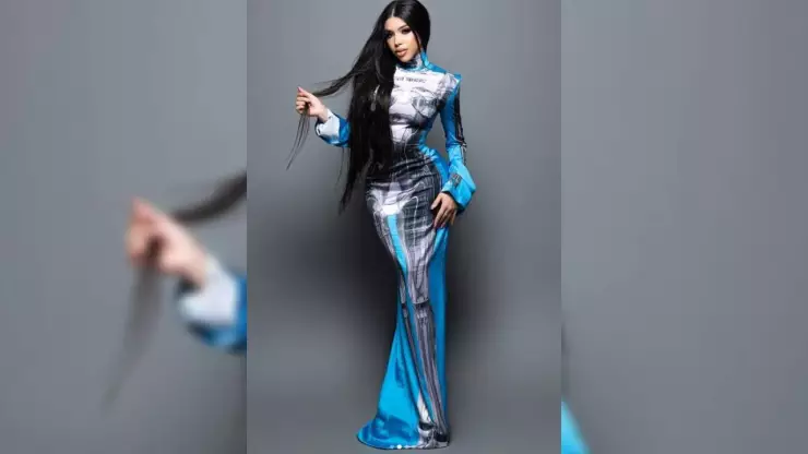 Afirman que Yeri Mua nació en un IMSS donde vendían tamales de perro