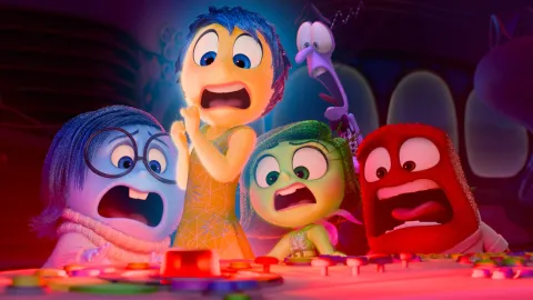 En la imagen, las emociones del Riley frente al control de mando en la nueva película ‘Intensa-Mente 2'