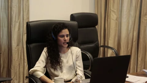 Luisa María Alcalde Luján.jpg