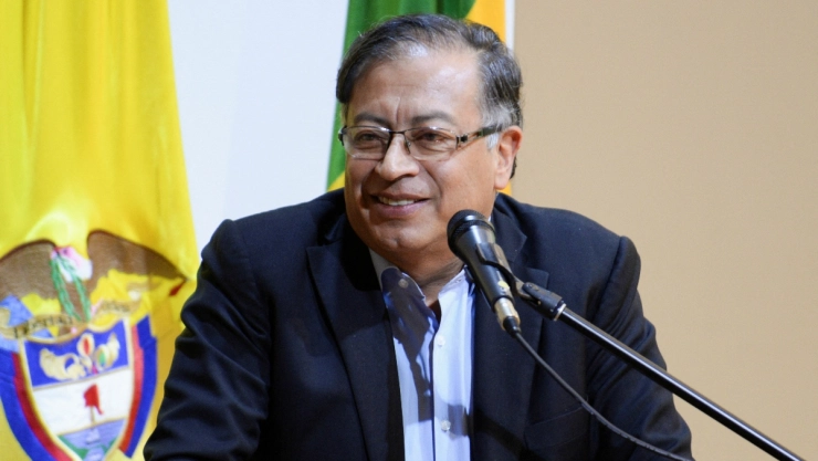 gustavo petro gabinete investidura