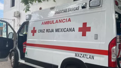Bebé nace en invasión Bugambilias de Mazatlán