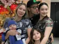Julio Cesar Chavez Jr. en familia..jpg