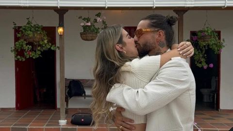 Novia de Maluma con seis meses de embarazo