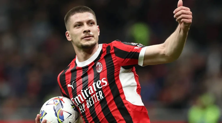 El delantero Luka Jovic del Milan podría llegar a Cruz Azul.jpg
