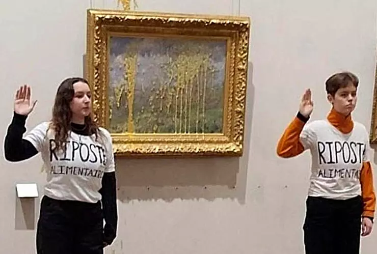 Activistas lanzan sopa a cuadro de Monet