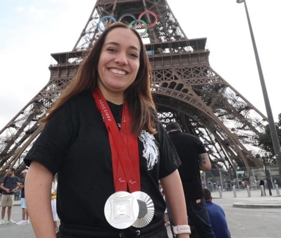 Haidee Aceves es reconocida como la mejor nadadora paralímpica.jpg