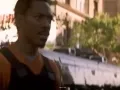 Te contamos por qué a Eddie Murphy lo atraparon con una chica trans y qué hacía con ella. (Escenas de la película ‘El negociador’ por Azteca 7)