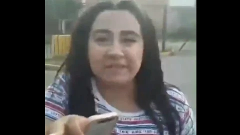 Mujer golpea y “roba” pedido a repartidor de aplicación en México