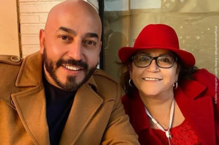 Lupillo Rivera con su mamá..jpg