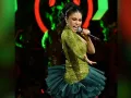 La belleza de Isaveli, su talento y su gran carisma la han vuelto protagonista de sus presentaciones, donde su voz retumba en los corazones de todos, siendo por sí misma una princesa, que lucha por sus sueños.