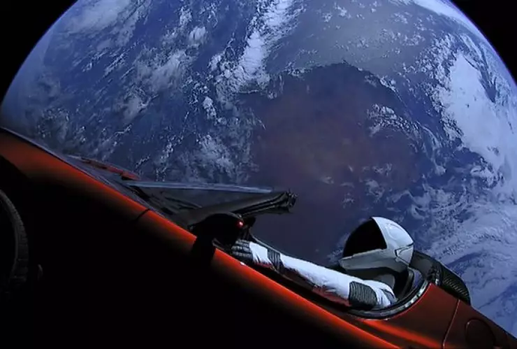 el deportivo de Tesla enviado al espacio se acercó a Marte