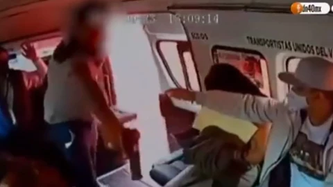 VIDEO: Pasajera de combi suplica y convence a ladrón de no asaltarla