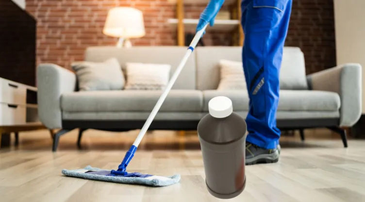 Limpiar el piso con agua oxigenada: quiénes lo recomiendan y para qué sirve