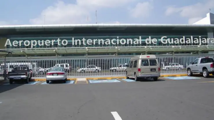 Hallan droga oculta en artesanía