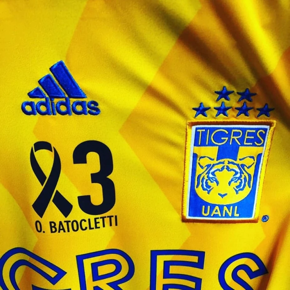 Playera Tigres Batocletti