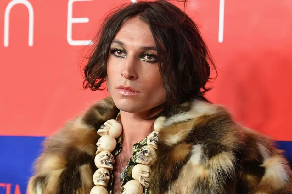 Señalan a Ezra Miller de acoso a menor de edad y amenaza de muerte