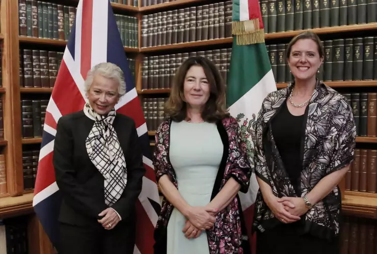 Sánchez Cordero y ministra de Reino Unido abordan caso Ayotzinapa