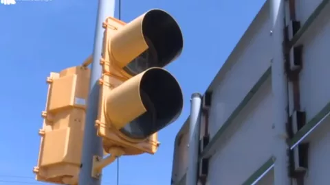 ¿Cómo reportar un semáforo en León?