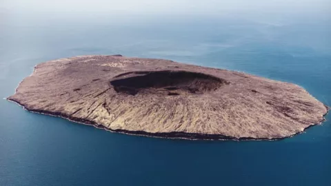 La Isla Tortuga en Baja California Sur sorprende por su origen volcánico, serpientes de cascabel y oportunidades de visita