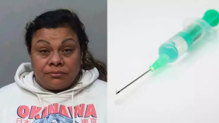 ¡Por celosa! Mujer le clava jeringa en el ojo a su pareja por ver a otras