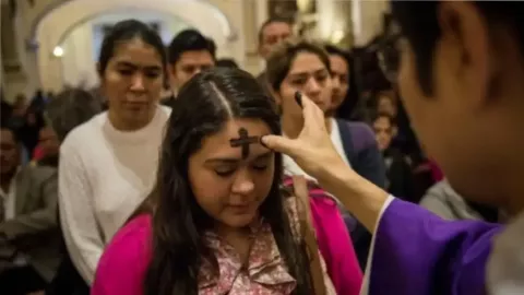 Miércoles de Ceniza 2025 Playa del Carmen_ Misas y horario su imposición previo a la Cuaresma.jpg