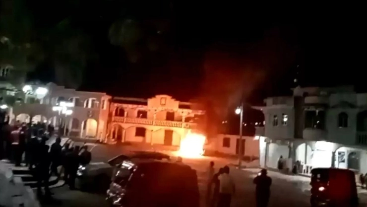 ¡Arde el fuego! Pobladores de Zinacantán, Chiapas, detuvieron a dos presuntos secuestradores de menores