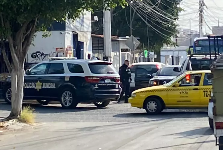 Choque de patrulla y auto en Geo Plazas, Querétaro hoy 14 de noviembre 2024