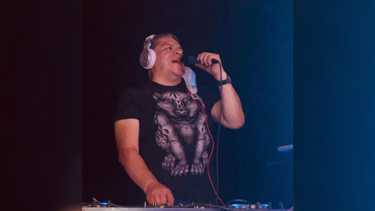 Arnulfo Aguilar, voz y dueño de Sonido Cóndor.