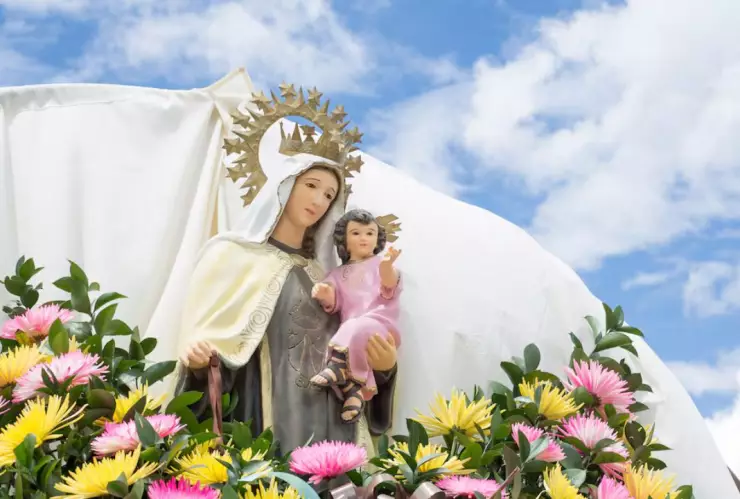 Figura de la Virgen del Carmen