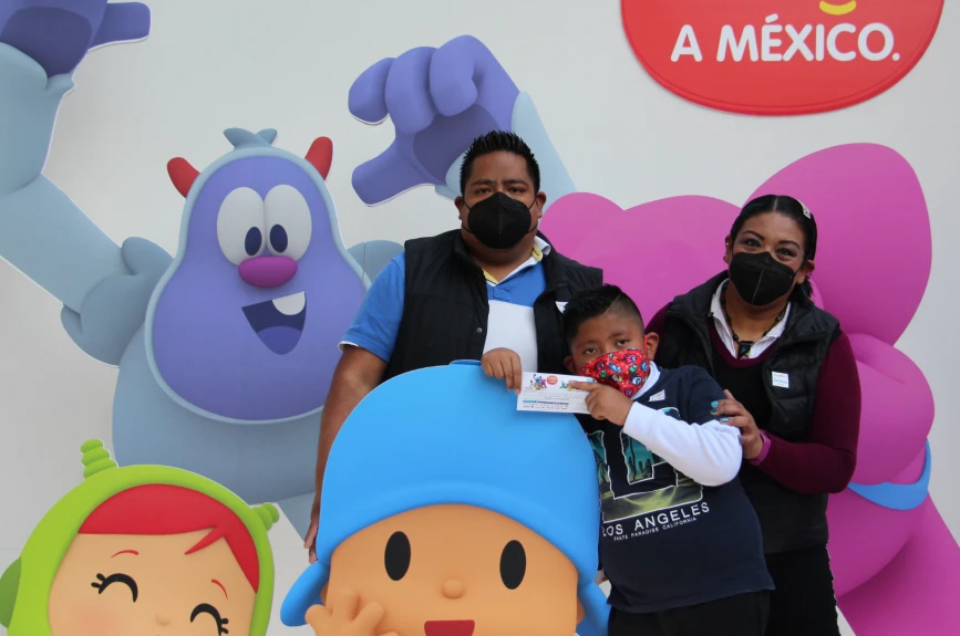 Pocoyo y sus amigos en el gran contenedor del #JuguetónAzteca