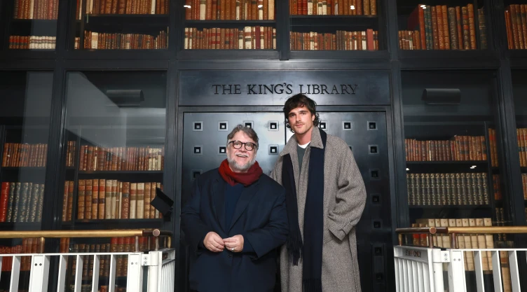 Guillermo del Toro y Jacon Elordi