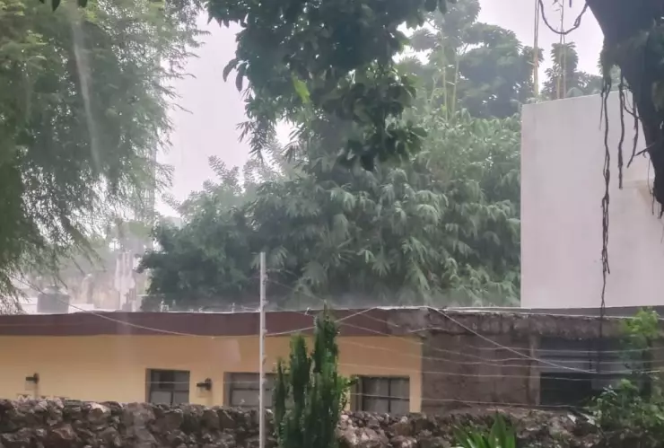 Se registran FUERTES LLUVIAS en Mérida por ingreso de la Onda Tropical 29.