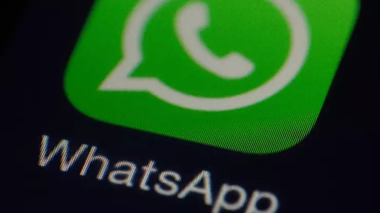 Los 4 números que debes evitar responder en WhatsApp porque te van a estafar