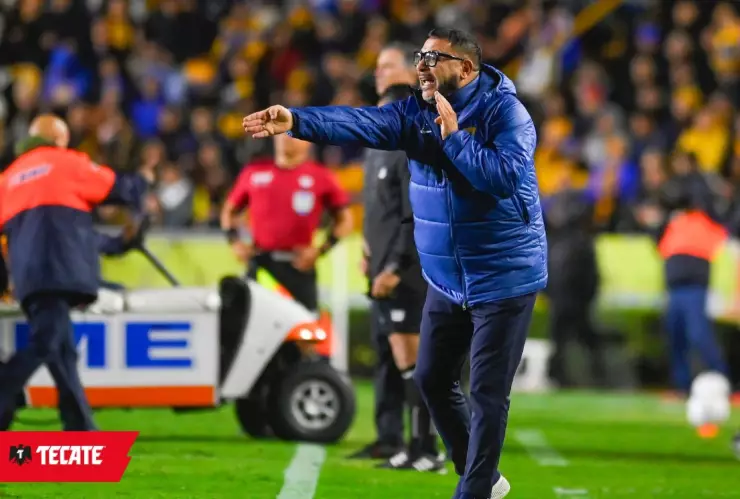 mohamed renuncia a pumas.jpg