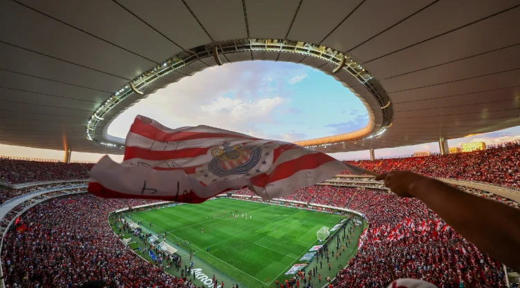 El Estadio Akron, casa de Chivas, es el considerado de más mala suerte según la IA