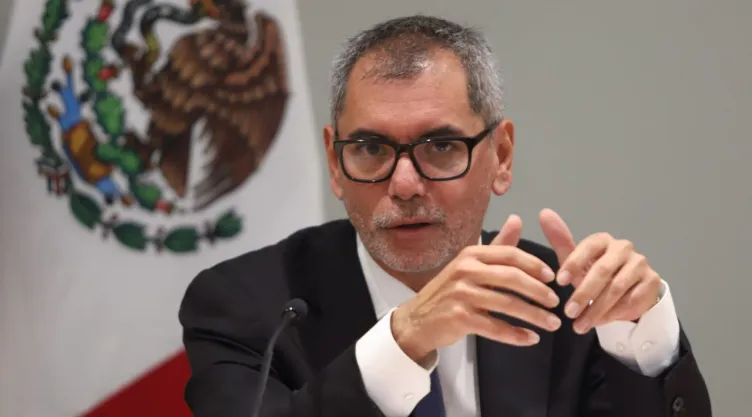 Bancada del PAN planta al secretario de Hacienda.
