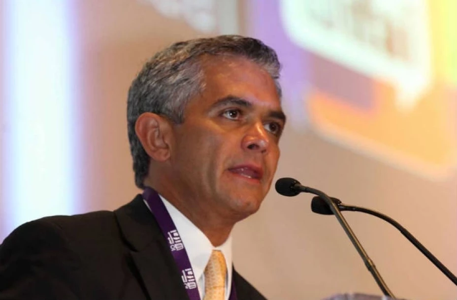 Se acusa a Mancera de no ejecutar la sentencia en el amparo 243/152, relacionado con la expropiación de un predio en la delegación Miguel Hidalgo