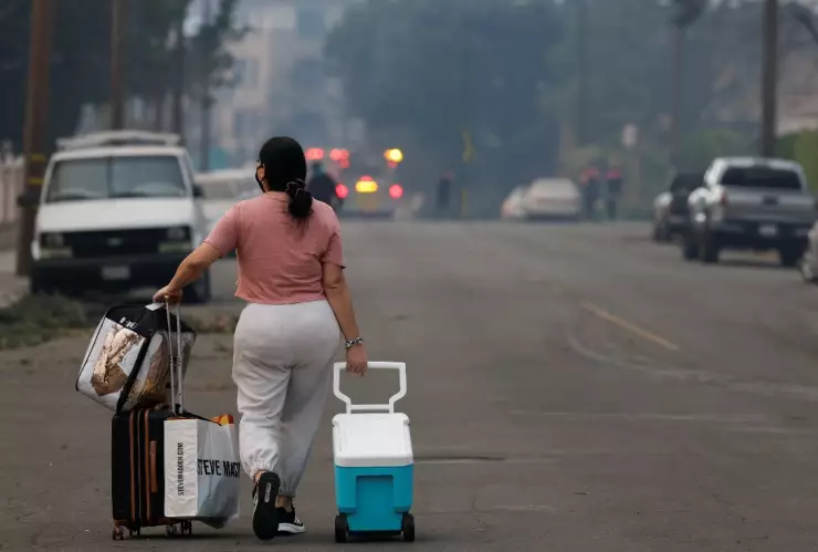 Muertos y evacuaciones masivas en California, por incendios forestales