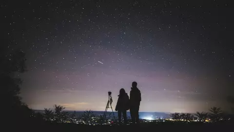 Observación del espacio con telescopio