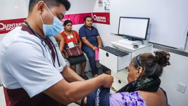 Acercan servicios de salud a los cancunenses en la Colonia Avante