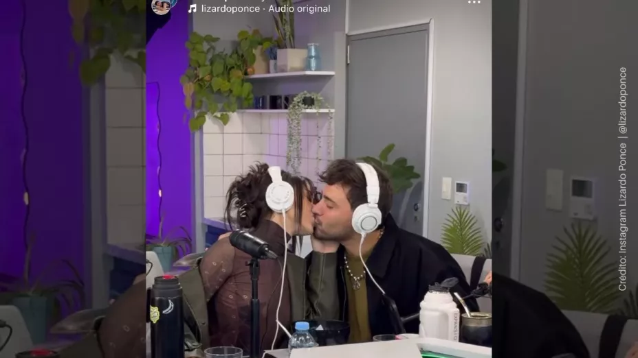Danna y Lizardo se besan.jpg