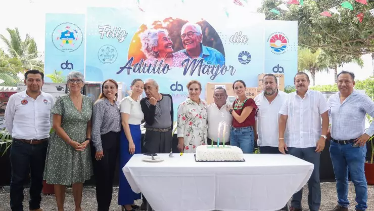 Reconocen esfuerzo de adultos mayores trabajadores del Ayuntamiento de Benito Juárez