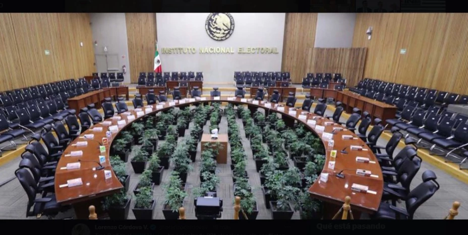 INE herradura Twitter LC.jpg