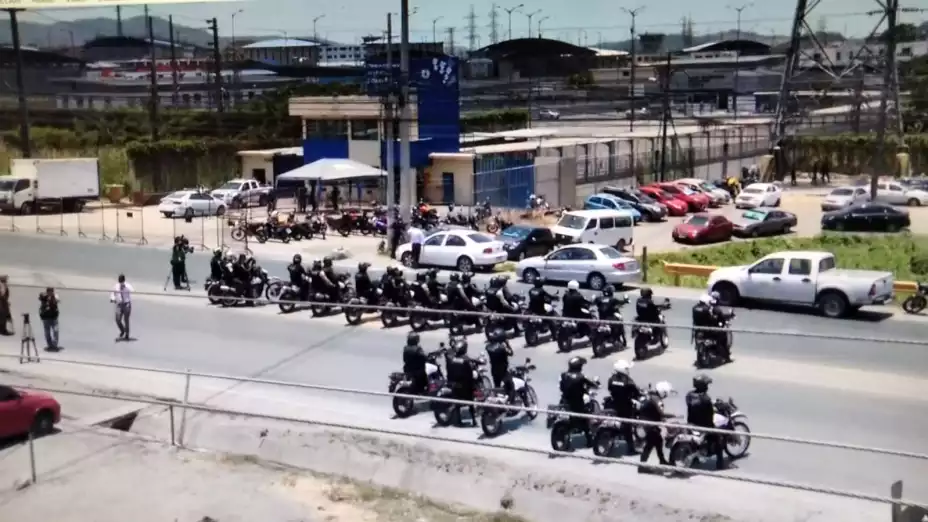 En una cárcel de Ecuador se registró un enfrentamiento entre presos.