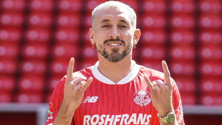 _ Héctor Herrera es el nuevo jugador de los Diablos Rojos del Toluca.png