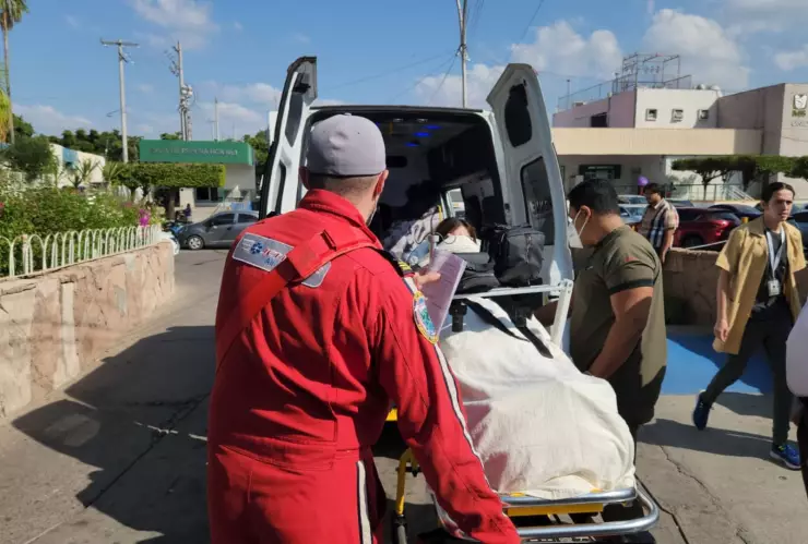 Trasladan a menor con quemaduras tras incendio en La Conquista