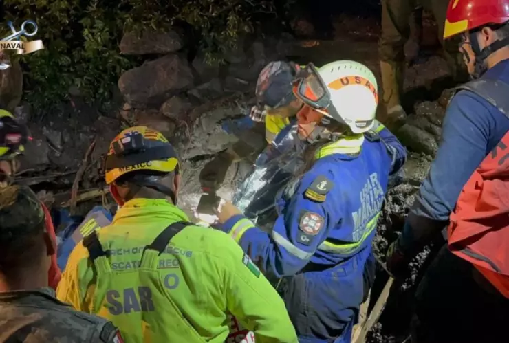 Rescatan a 6 personas más tras deslave de cerro en Jilotzingo, Edomex